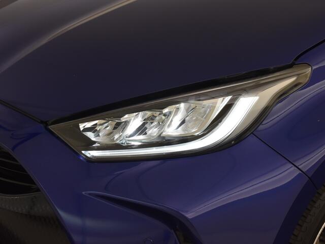 Toyota YARIS 1.5 Hybrid Bi-Tone | Parkeersensoren V+A | BLS | HUD | Navigatie