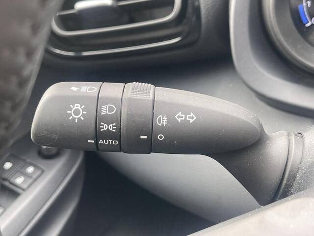Toyota YARIS Cross 1.5 VVT-I Active 1350KG Trekgewicht, Apple CarPlay, Airco, Hoge Instap, tot 2033 of tot 200.000km Garantie!