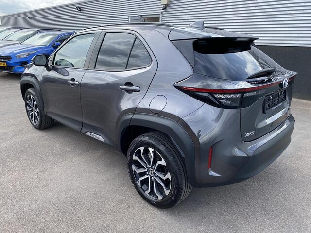 Toyota YARIS Cross 1.5 Hybrid 115 First Edition Navigatie Apple CarPlay/Android Auto, adaptieve cruise control, achteruitrij camera, keyless, automaat!