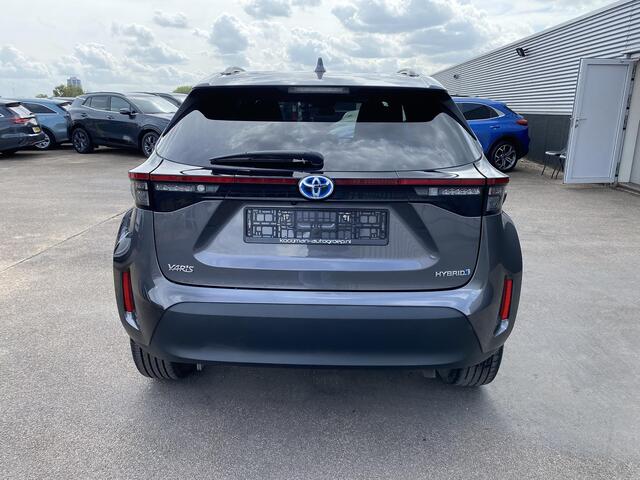Toyota YARIS Cross 1.5 Hybrid 115 First Edition Navigatie Apple CarPlay/Android Auto, adaptieve cruise control, achteruitrij camera, keyless, automaat!