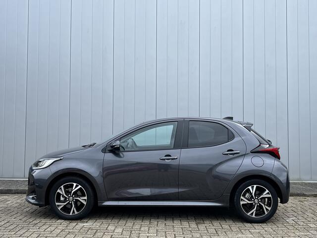 Toyota YARIS 1.5 Hybrid 115 Dynamic Comfort Pack PDC Stoelverwarming stuurverwarming Dodehoek detectie