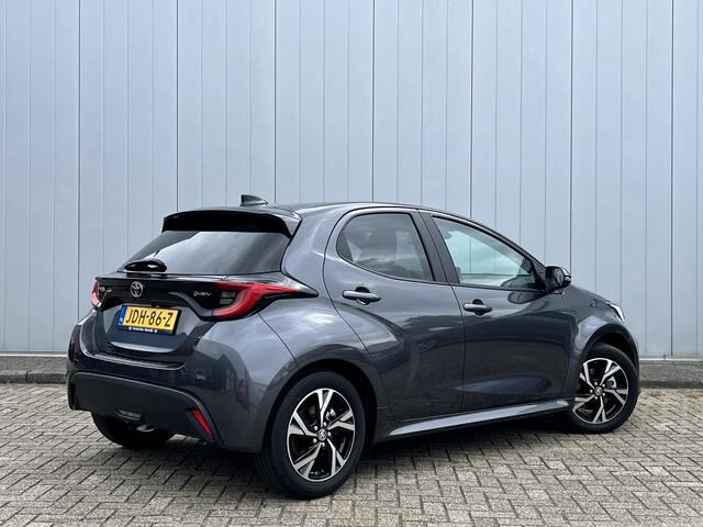 Toyota YARIS 1.5 Hybrid 115 Dynamic Comfort Pack PDC Stoelverwarming stuurverwarming Dodehoek detectie