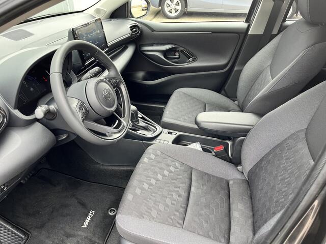 Toyota YARIS 1.5 Hybrid 115 Dynamic Comfort Pack PDC Stoelverwarming stuurverwarming Dodehoek detectie