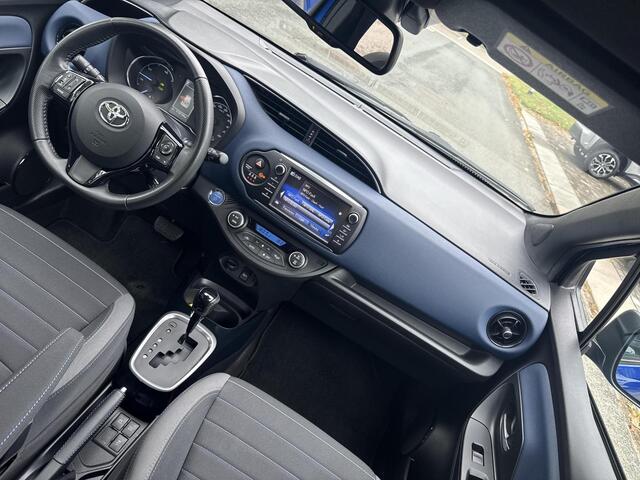 Toyota YARIS 1.5 Hybrid Bi-Tone Plus | 06-10141018 Voor meer informatie