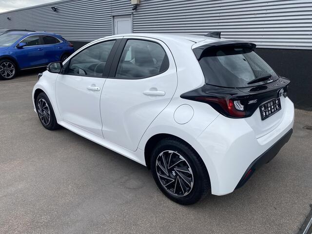 Toyota YARIS 1.5 Hybrid Active Apple CarPlay/Android Auto navigatie, achteruitrij camera, Adaptieve cruise control,