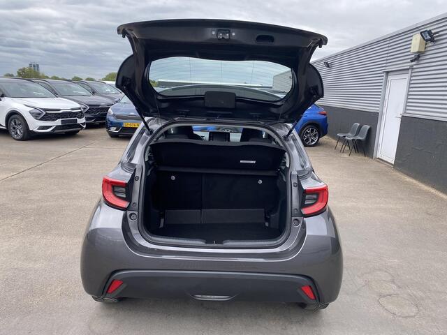 Toyota YARIS 1.5 Hybrid Dynamic Apple CarPlay/Android Auto navigatie, LED, adaptieve cruise control, achteruitrij camera, automaat!