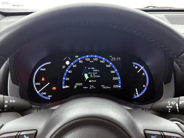 Toyota YARIS Cross 1.5 Hybrid Dynamic | Panorama dak | Stoel + stuur verwarming |