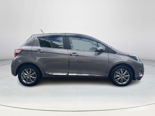 Toyota YARIS 1.5 Hybrid Executive | 06-10141018 Voor meer informatie