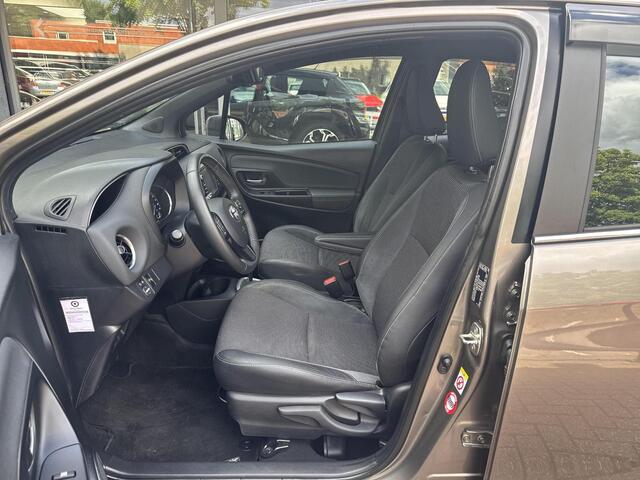 Toyota YARIS 1.5 Hybrid Executive | 06-10141018 Voor meer informatie