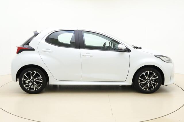 Toyota YARIS 1.5 VVT-i 125pk Dynamic | Parkeersensoren voor en achter | Apple Carplay/Android Auto | Achteruitrijcamera | Cruise COntrols Adaptief | DAB