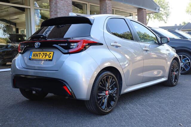 Toyota YARIS 1.5 Hybrid Executive PANO CARPLAY HALF-LEER STOEL/STUURVERW. CAMERA HUD CRUISE CLIMA DAB 2XPDC 17''LMV KEYLESS-ENTRY/START