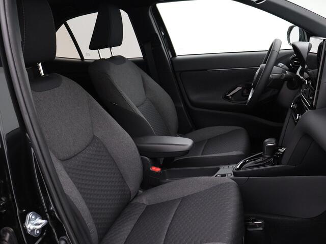 Toyota YARIS Cross 1.5 HYBRID 130 PK *NIEUW* DYNAMIC COMFORT PACK + STOEL/STUURVERW. | CAMERA | 17 INCH | CARPLAY | LED