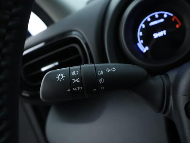 Toyota YARIS 1.5 VVT-i Dynamic | Navigatie | 16" Lichtmetalen velgen |