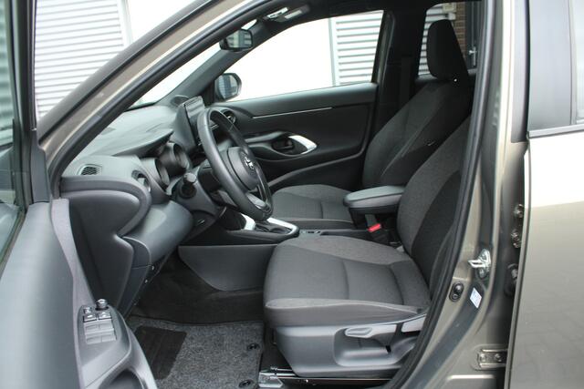 Toyota YARIS Cross 1.5 Hybrid 116pk Dynamic Automaat Clima Cruise Navi Carplay Camera Keyless 17"LMV