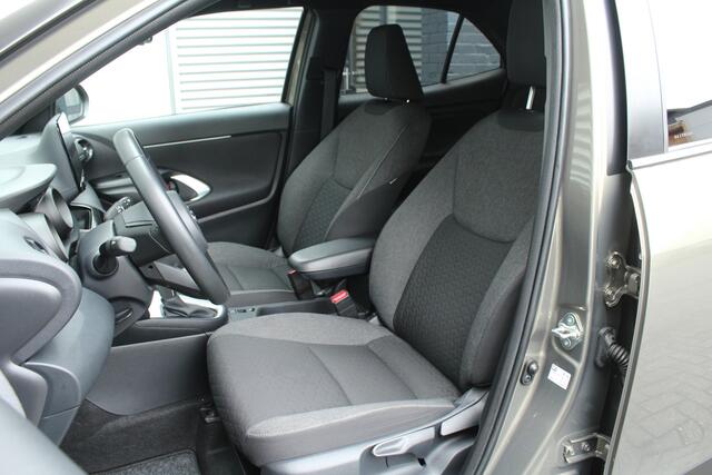 Toyota YARIS Cross 1.5 Hybrid 116pk Dynamic Automaat Clima Cruise Navi Carplay Camera Keyless 17"LMV