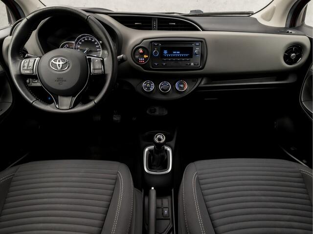 Toyota YARIS 1.0 VVT-i Sport (AIRCO, BLUETOOTH, ELEK RAMEN, GETINT GLAS, SPORTSTOELEN, MULTIFUNCTIONEEL STUURWIEL, NIEUWE APK, NIEUWSTAAT)