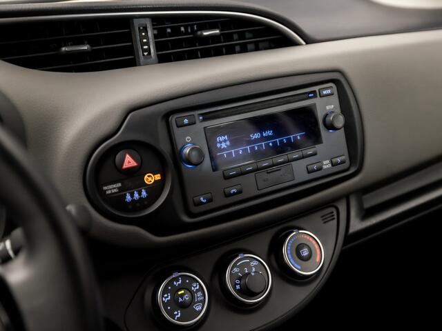 Toyota YARIS 1.0 VVT-i Sport (AIRCO, BLUETOOTH, ELEK RAMEN, GETINT GLAS, SPORTSTOELEN, MULTIFUNCTIONEEL STUURWIEL, NIEUWE APK, NIEUWSTAAT)