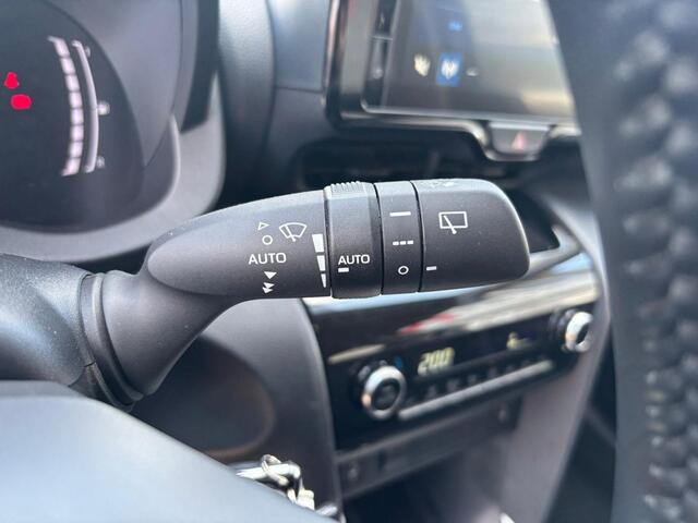 Toyota YARIS Cross 1.5 Hybrid 115 Business Plus Parkeersensoren voor + achter, Stoelverwarming, slechts 4500km!