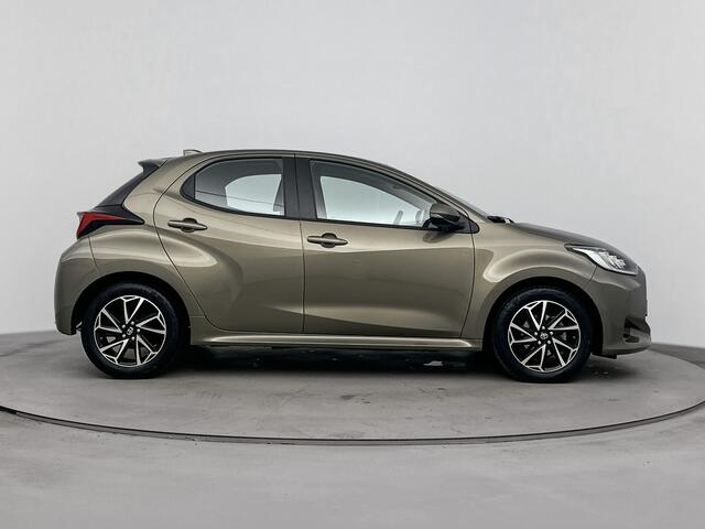 Toyota YARIS 1.5 VVT-i Dynamic | Airconditioning | Grootlichtassistent | LM Velgen | Achteruitrijcamera |