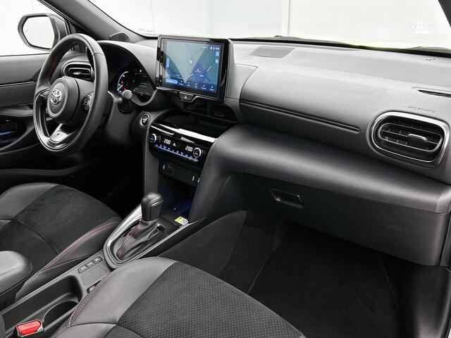 Toyota YARIS Cross 1.5 Hybrid GR Sport 130 PK | Stoel + Stuurverwarming | Blindspot | PDC voor en achter | Navigatie |