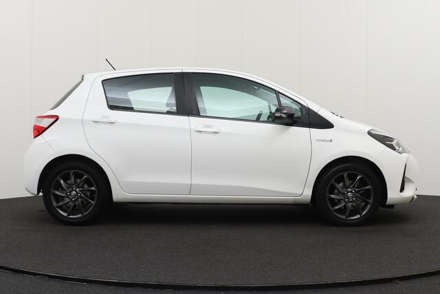 Toyota YARIS 1.5 Aut. Hybrid Active Navi Climate Camera Cruise 15'LMV
