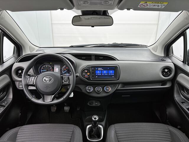 Toyota YARIS 1.0 VVT-i Connect | Achteruitrijcamera | Trekhaak | Multimedia | LM Velgen |