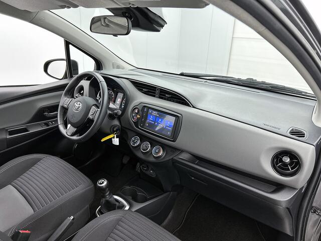 Toyota YARIS 1.0 VVT-i Connect | Achteruitrijcamera | Trekhaak | Multimedia | LM Velgen |