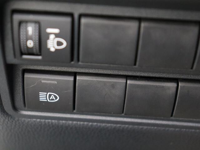Toyota YARIS Cross 1.5 Hybrid Executive I Navigatie I Climate Control I Cruise Control Adaptief I Camera I USB I Telefoon Draadloos Laden I Stoelverwarming Voor I LOUWMAN Onderhouden I