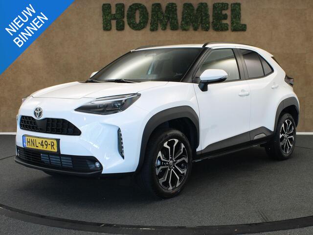 Toyota YARIS Cross 1.5 Hybrid 115 First Edition - DIRECT UIT VOORRAAD LEVERBAAR - ADAPTIEVE CRUISE CONTROL - STOELVERWARMING - APPLE CARPLAY/ANDROID AUTO - EXTRA GETINT GLAS - CLIMATE CONTROL - KEYLESS START/ENTRY - NAVIGATIE FULL MAP - LICHTMETALEN VELGEN 17 INCH