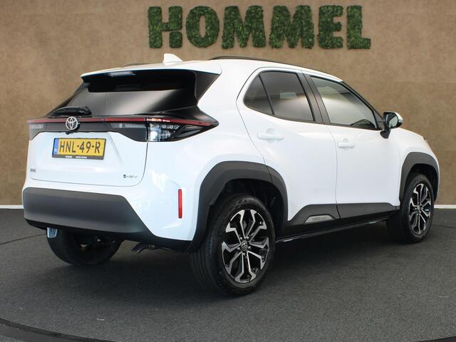 Toyota YARIS Cross 1.5 Hybrid 115 First Edition - DIRECT UIT VOORRAAD LEVERBAAR - ADAPTIEVE CRUISE CONTROL - STOELVERWARMING - APPLE CARPLAY/ANDROID AUTO - EXTRA GETINT GLAS - CLIMATE CONTROL - KEYLESS START/ENTRY - NAVIGATIE FULL MAP - LICHTMETALEN VELGEN 17 INCH