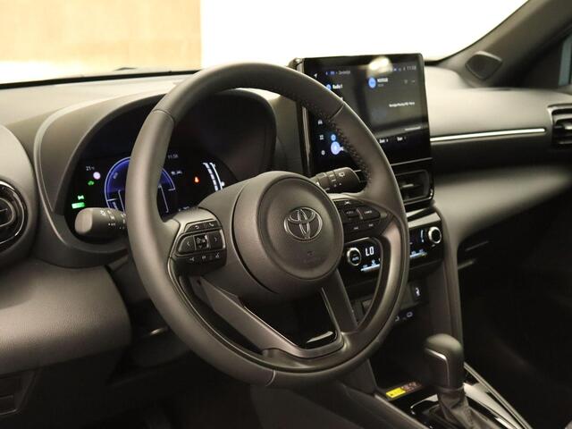 Toyota YARIS Cross 1.5 Hybrid 115 First Edition - DIRECT UIT VOORRAAD LEVERBAAR - ADAPTIEVE CRUISE CONTROL - STOELVERWARMING - APPLE CARPLAY/ANDROID AUTO - EXTRA GETINT GLAS - CLIMATE CONTROL - KEYLESS START/ENTRY - NAVIGATIE FULL MAP - LICHTMETALEN VELGEN 17 INCH