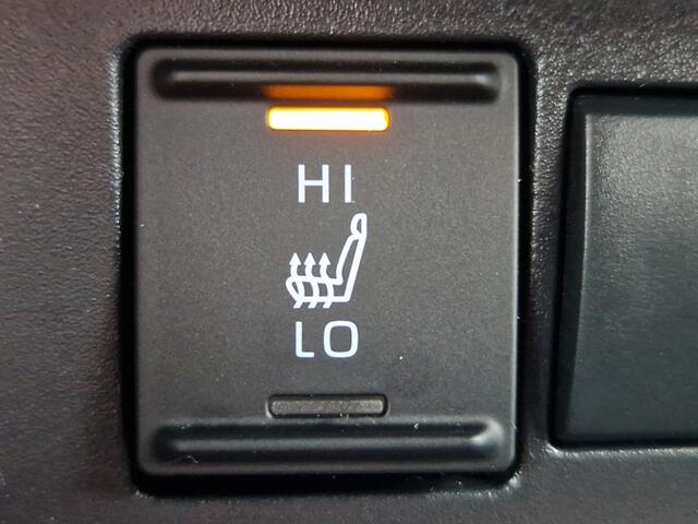 Toyota YARIS 1.5 Hybrid Explore NL Auto - Stoelverwarming - Luxe uitvoering
