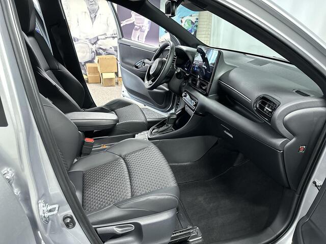 Toyota YARIS 1.5 Hybrid 130 Executive Automaat | Navi | CarPlay | Stuur&Stoelverwarming