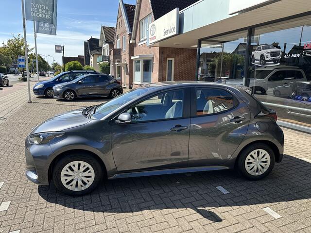 Toyota YARIS 1.5 Hybrid Active adaptive cruise control / Apple Carplay / Android Auto / climate control