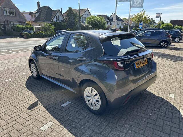 Toyota YARIS 1.5 Hybrid Active adaptive cruise control / Apple Carplay / Android Auto / climate control