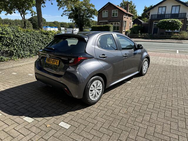 Toyota YARIS 1.5 Hybrid Active adaptive cruise control / Apple Carplay / Android Auto / climate control