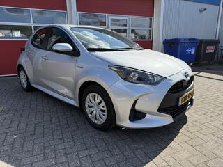 toyota-yaris-1.5--93-pk--hybrid-a