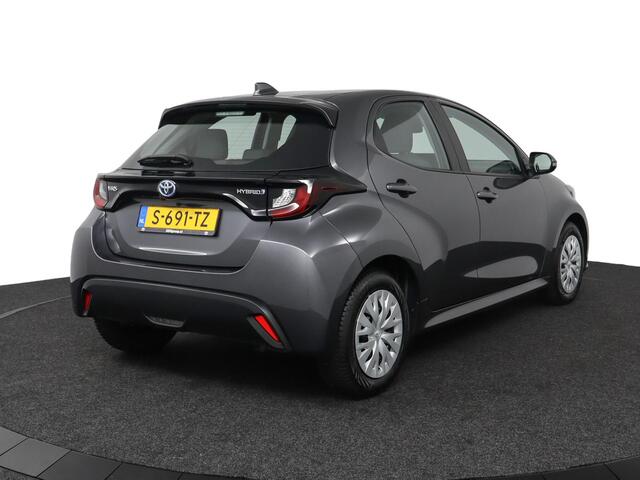 Toyota YARIS 1.5 Hybrid Active | parkeer sensoren voor en achter | Apple Carplay/Android Auto |