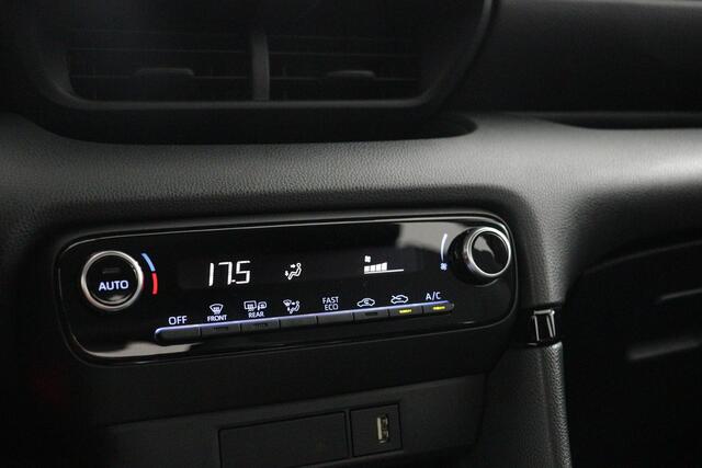 Toyota YARIS 1.5 Hybrid Active | parkeer sensoren voor en achter | Apple Carplay/Android Auto |