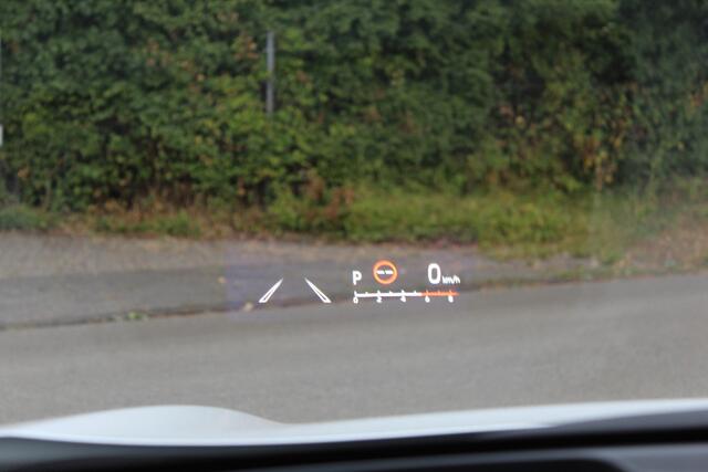 Toyota YARIS Cross 1.5 Hybrid Dynamic Special | Rijklaar | Parelmoer | Head Up | El.achterklep | Stoel-/stuurverw. | All-season | LED | Keyless | Apple/Android | Navi