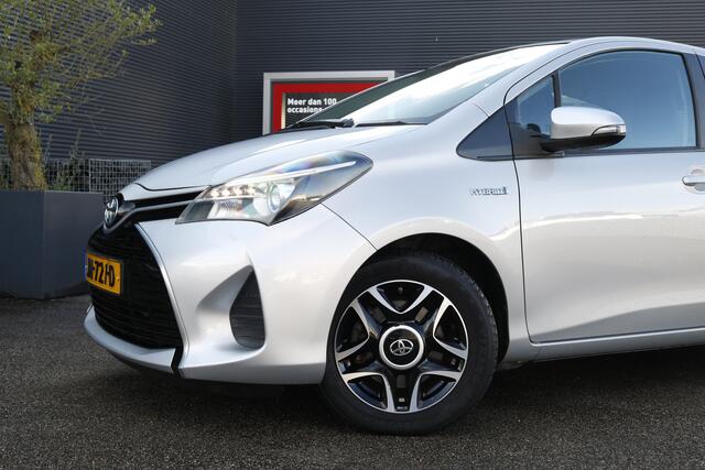 Toyota YARIS 1.5 Hybrid Business Plus | LM-velgen | Achteruitrijcamera |