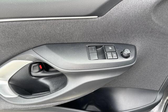 Toyota YARIS 1.5 VVT-i Active, Apple carplay, Android auto , Parkeercamera.