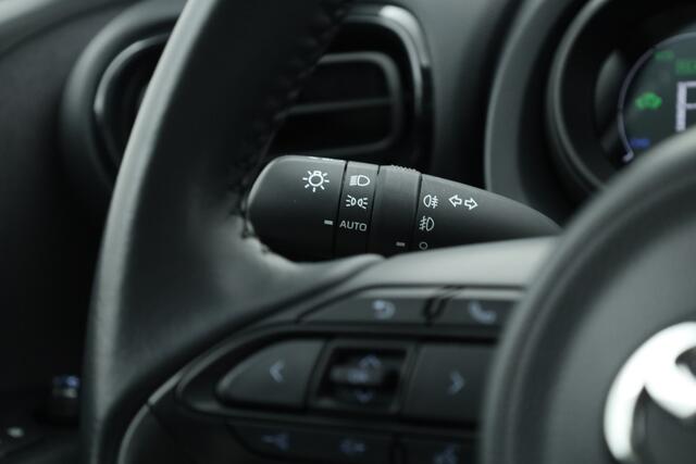 Toyota YARIS 1.5 Hybrid Dynamic | Apple CarPlay & Android Auto | Keyless | Adapt. Cruise | Camera