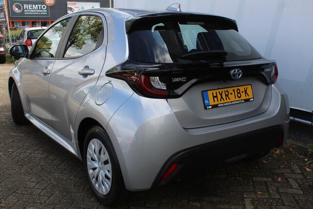 Toyota YARIS 1.5 Hybrid 115 Comfort Apple carplay/ android auto l Cruise control l Climate control l Achteruitrijcamera VDL auto