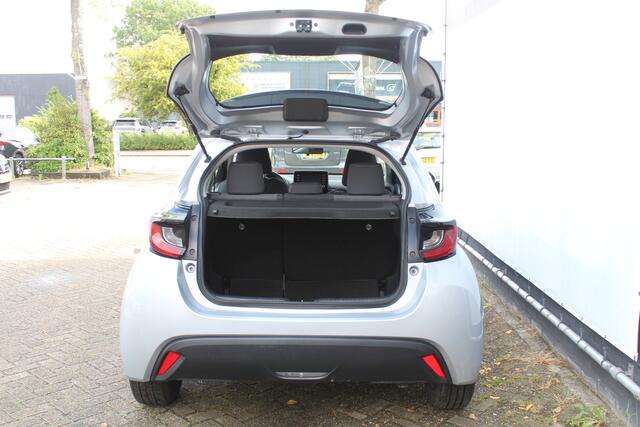 Toyota YARIS 1.5 Hybrid 115 Comfort Apple carplay/ android auto l Cruise control l Climate control l Achteruitrijcamera VDL auto