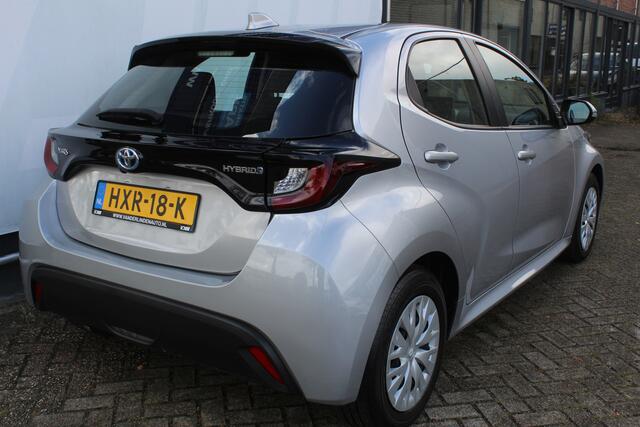 Toyota YARIS 1.5 Hybrid 115 Comfort Apple carplay/ android auto l Cruise control l Climate control l Achteruitrijcamera VDL auto