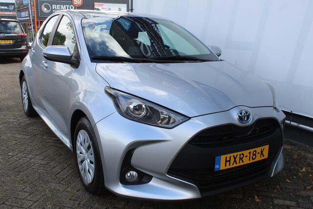 Toyota YARIS 1.5 Hybrid 115 Comfort Apple carplay/ android auto l Cruise control l Climate control l Achteruitrijcamera VDL auto