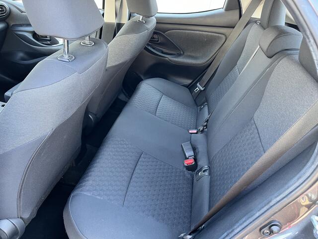 Toyota YARIS 1.5 Hybrid First Edition Navi Clima Cruise Camera 1e Eigenaar Dealer onderhouden