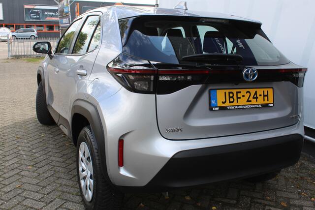 Toyota YARIS Cross 1.5 Hybrid Active Apple carplay/ android auto l All weather banden | Armsteun | Elektrisch inklapbare buitenspiegels | Climate control | Achteruitrijcamera | Verwarmbare spiegel VDL auto