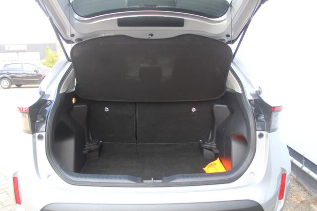 Toyota YARIS Cross 1.5 Hybrid Active Apple carplay/ android auto l All weather banden | Armsteun | Elektrisch inklapbare buitenspiegels | Climate control | Achteruitrijcamera | Verwarmbare spiegel VDL auto